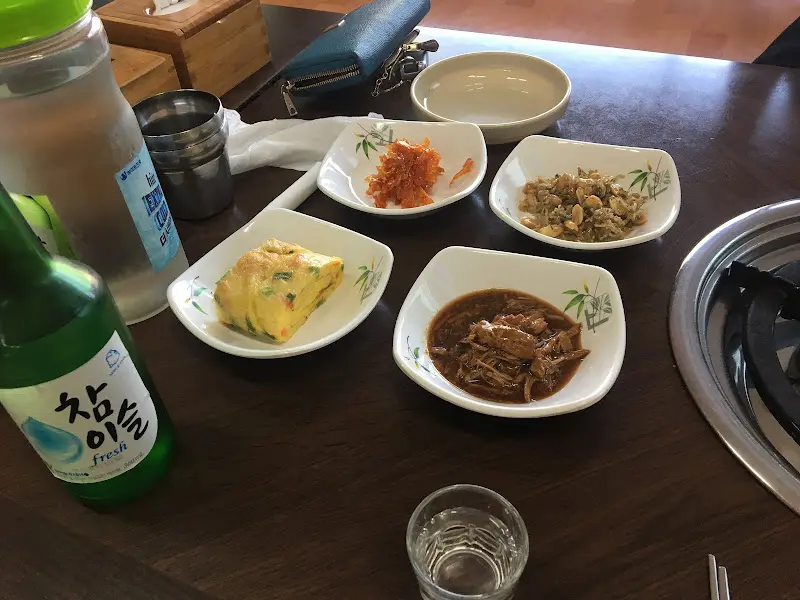 다양한 밑반찬 클로즈업 샷