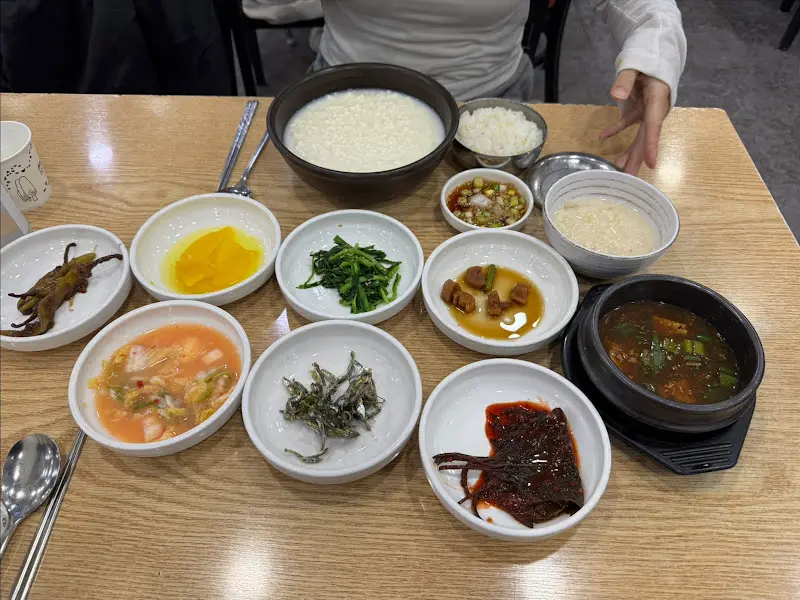 초두부 한상차림 사진