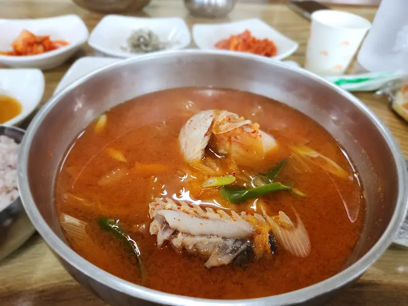 보기만 해도 시원한 생대구김치국