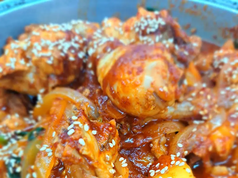 윤기 좔좔 닭다리