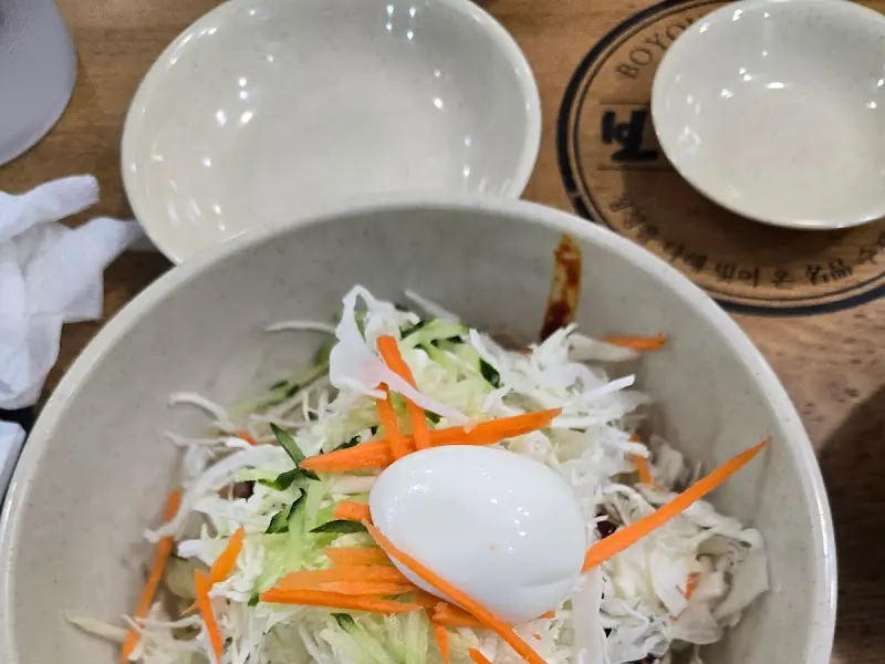 노릇노릇 구워진 고기 군만두