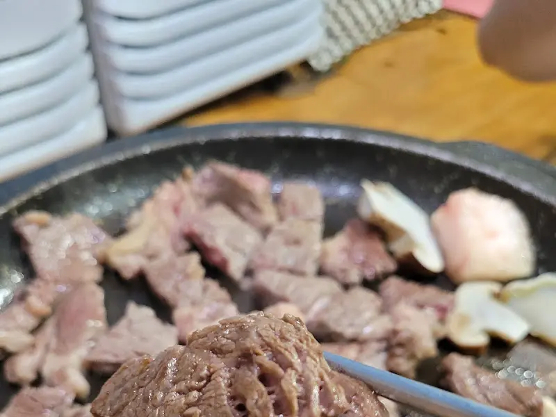 구워진 한우, 키조개, 표고버섯