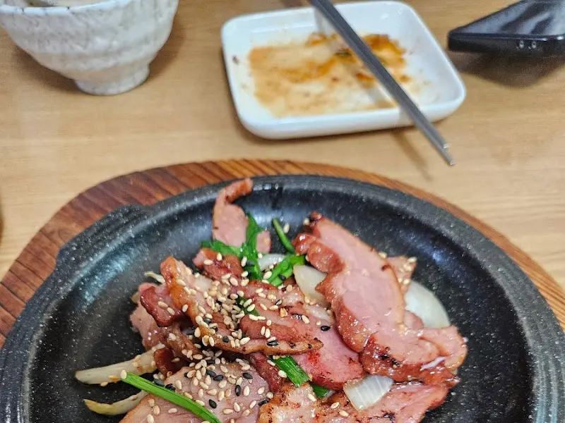 철판 위 훈제오리