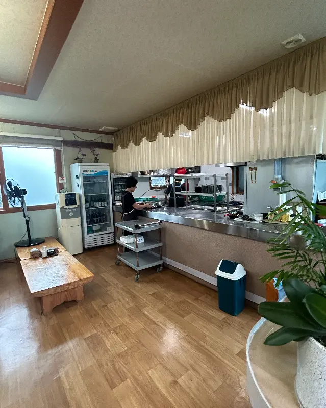 구례우리밀팥칼국수 내부 주방 모습