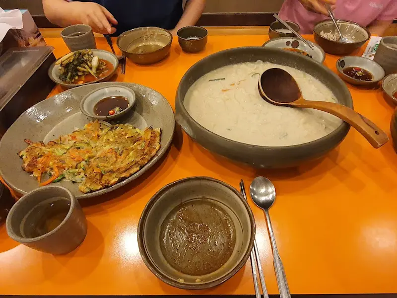 다양한 종류의 밑반찬