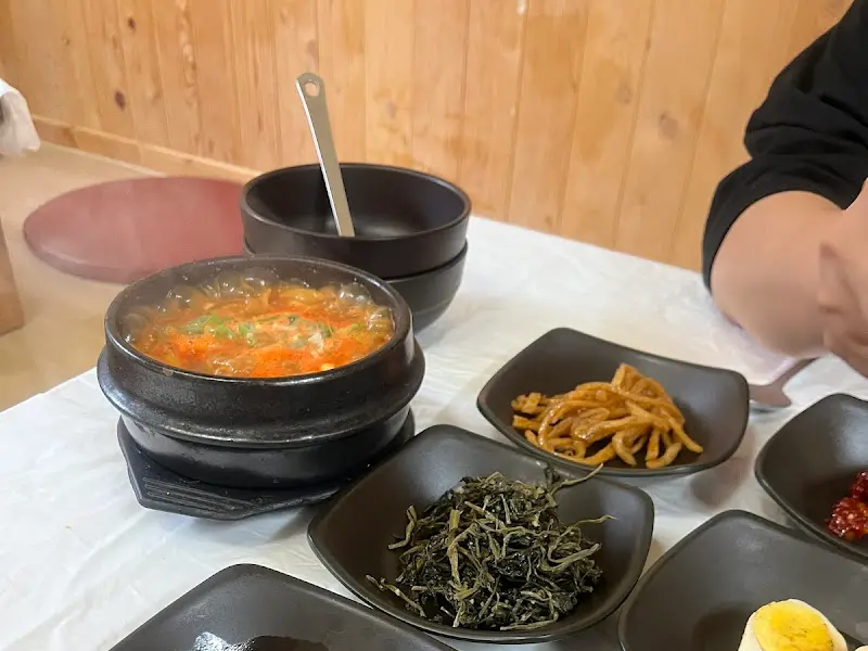 김치찌개와 밑반찬