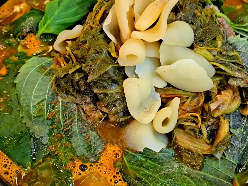 뼈해장국 내용물 클로즈업