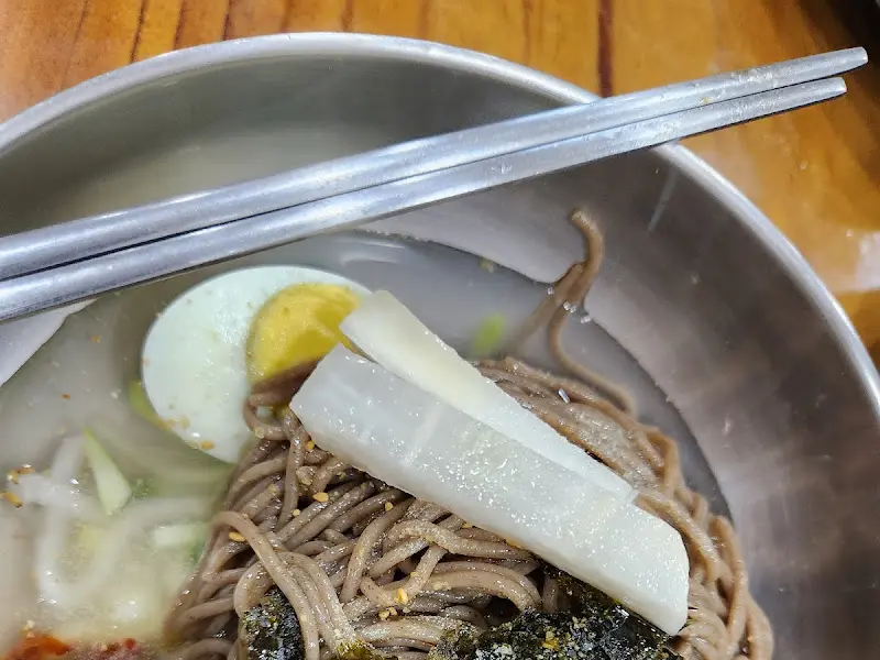 시원한 동치미 막국수