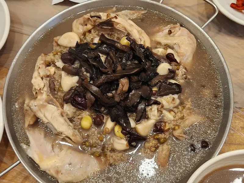 능이버섯 토종닭백숙 비주얼