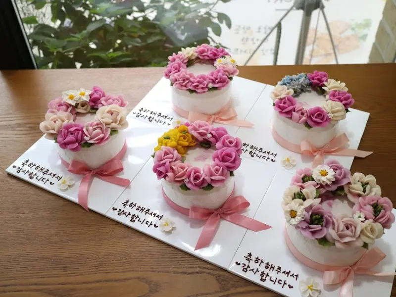 예쁜 꽃장식 케이크
