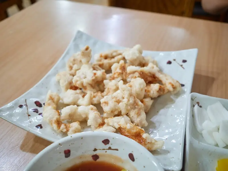 뽀얀 튀김옷을 자랑하는 탕수육