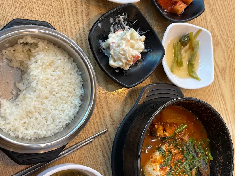 고등어무조림과 돌솥밥의 조화