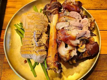 율량동 숨은 보석, 족발의 격에서 맛보는 충청도 최고의 격있는 회식 맛집