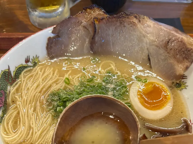 차슈, 반숙 계란, 파가 듬뿍 올라간 라멘