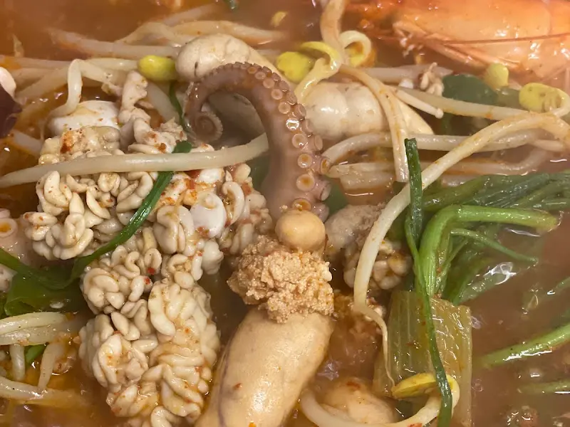 해산물 가득한 전골