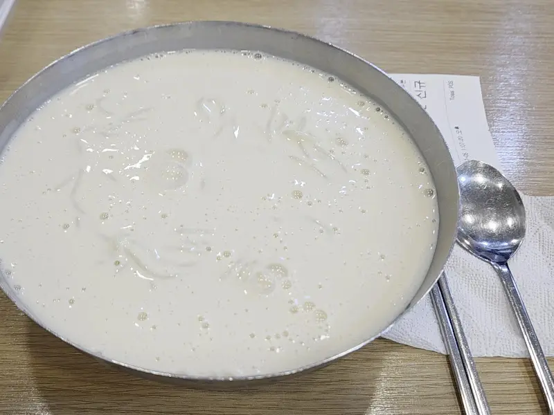 뽀얀 콩물의 자태