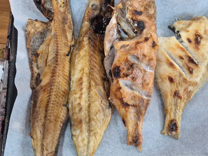 윤기가 흐르는 생선구이