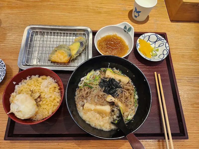 덴푸라 소바 세트 전체샷