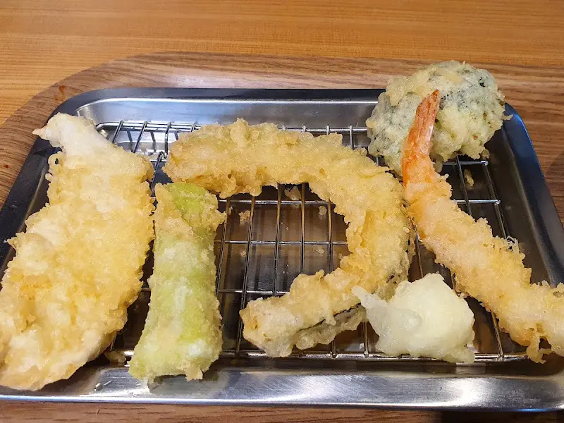 갓 튀겨져 나온 덴푸라