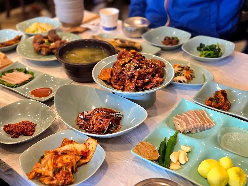 다채로운 밑반찬