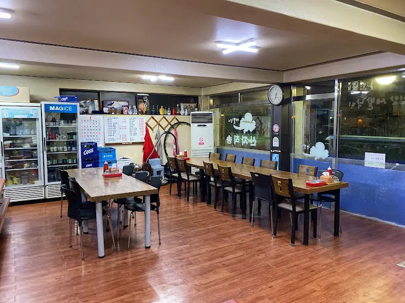 신안뻘낙지 내부 전경