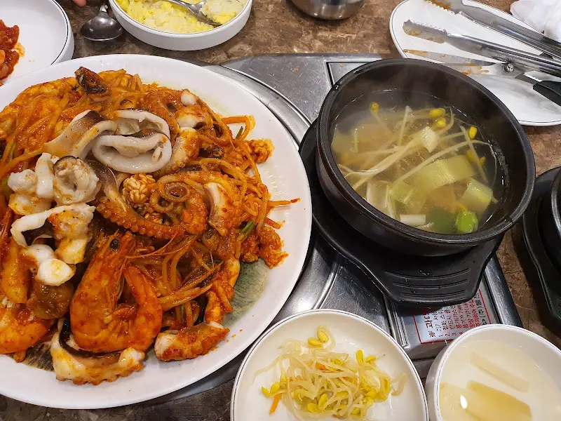 해물찜과 탕 세팅샷