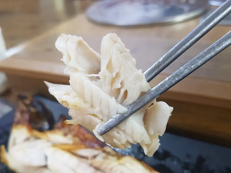 고등어구이 살점