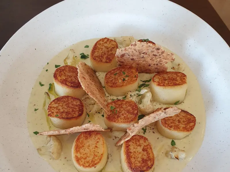 구운 관자 요리