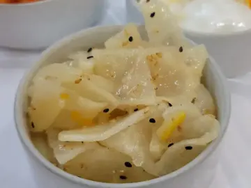 삼척 미식 여행의 정점, 건강한 뼈국 한 그릇에 담긴 따뜻한 위로 (삼척 맛집)