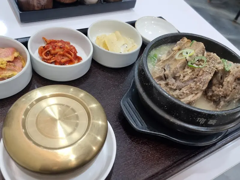 깔끔하게 포장된 수저