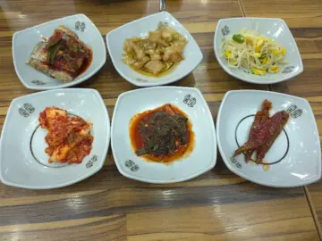 잊을 수 없는 칼칼함, 서귀포 네거리식당에서 맛보는 제주 향토 갈치국 참맛집