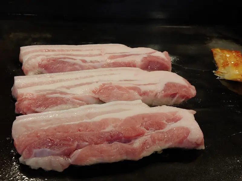 잘 구워진 삼겹살