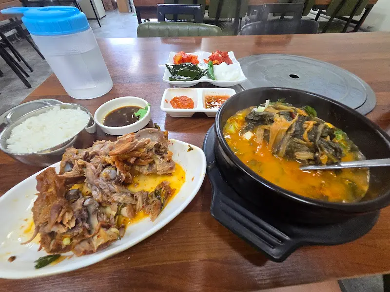 추어탕과 뼈다귀 해장국