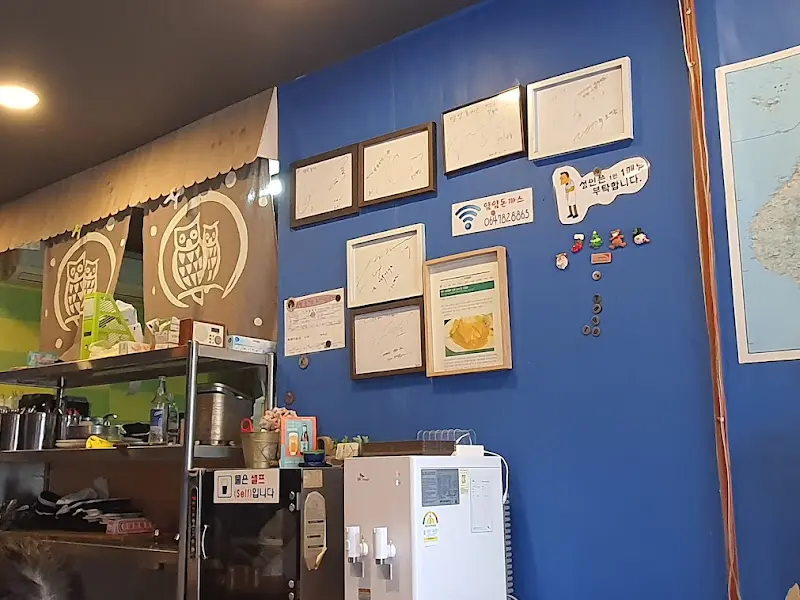 얌얌돈가스 내부