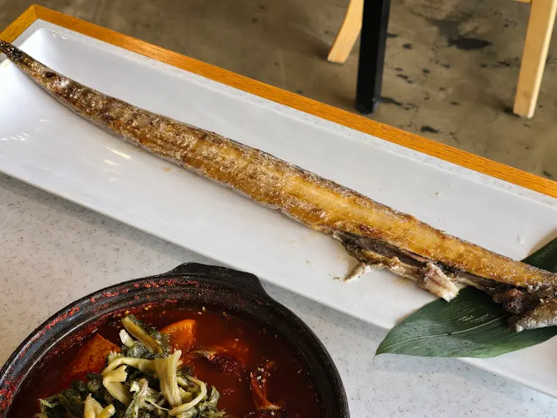 겉바속촉의 정석을 보여주는 갈치구이