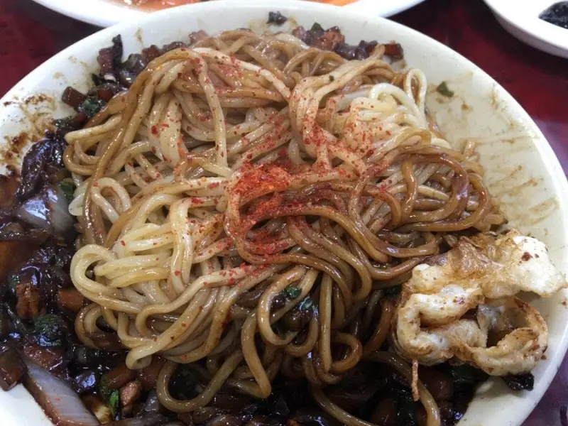 고춧가루를 뿌린 간짜장