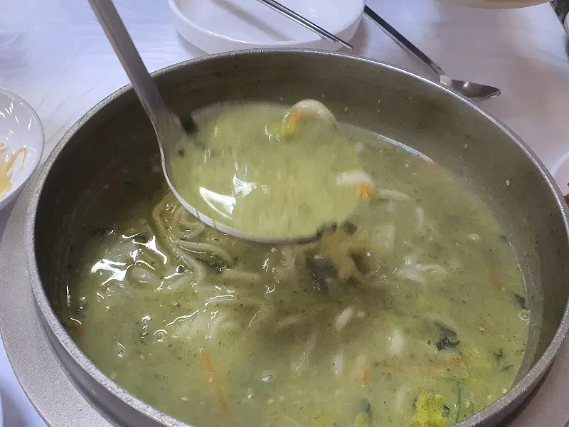 보말칼국수 한 숟갈