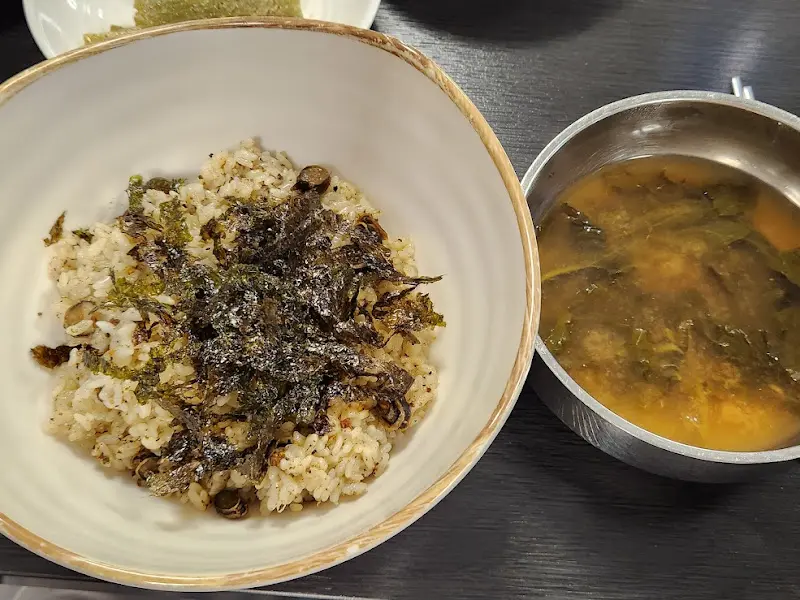 다애식당 따개비밥과 엉겅퀴된장국