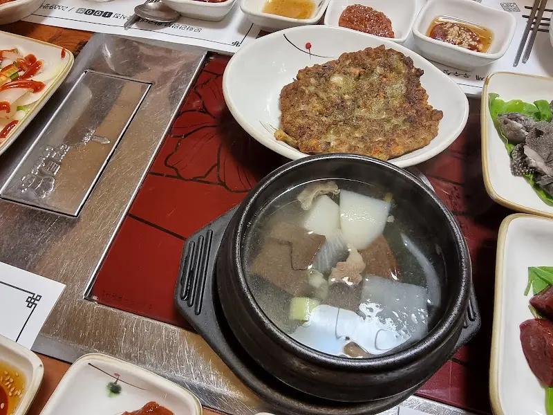 만재기든 밑반찬과 찌개