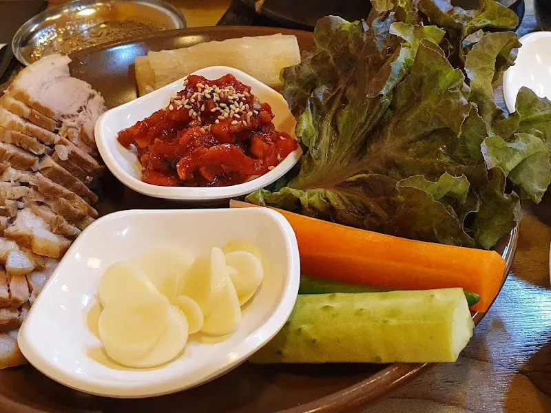 야들야들한 보쌈 한 점에 행복이 가득