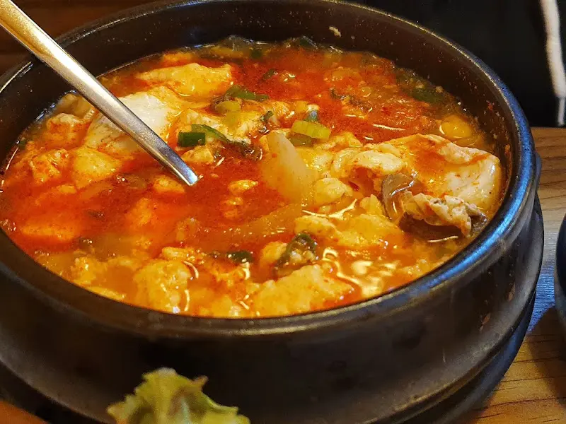 얼큰한 순두부 찌개의 매력에 푹 빠지다