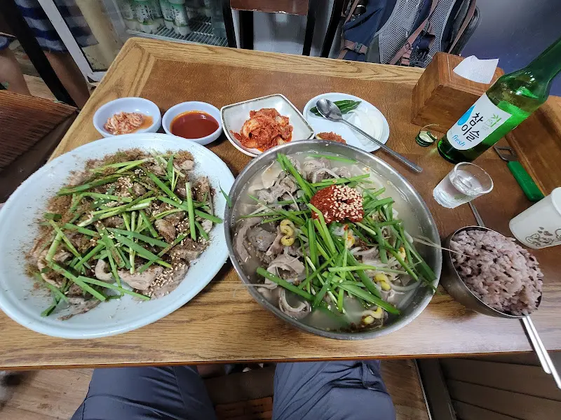 나주식당 전체 테이블 모습