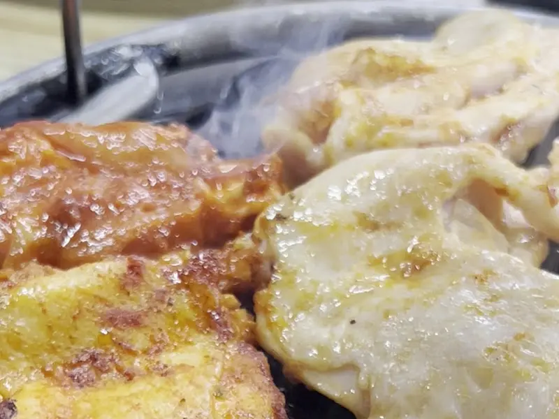 소금 닭갈비와 양념 닭갈비