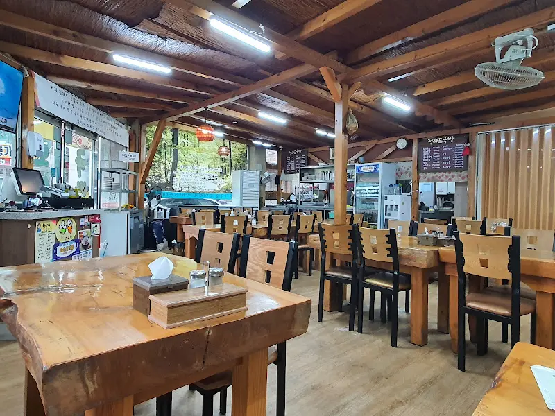 전라도국밥 식당 내부