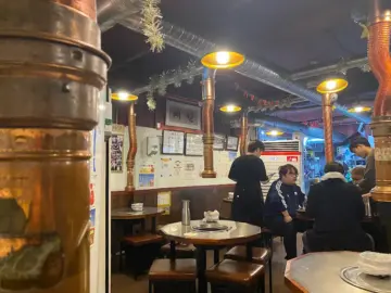 화려한 친절과 숯불 향이 깃든, 자양동 ‘계탄집’에서 맛보는 특별한 건대 닭갈비 맛집 기행