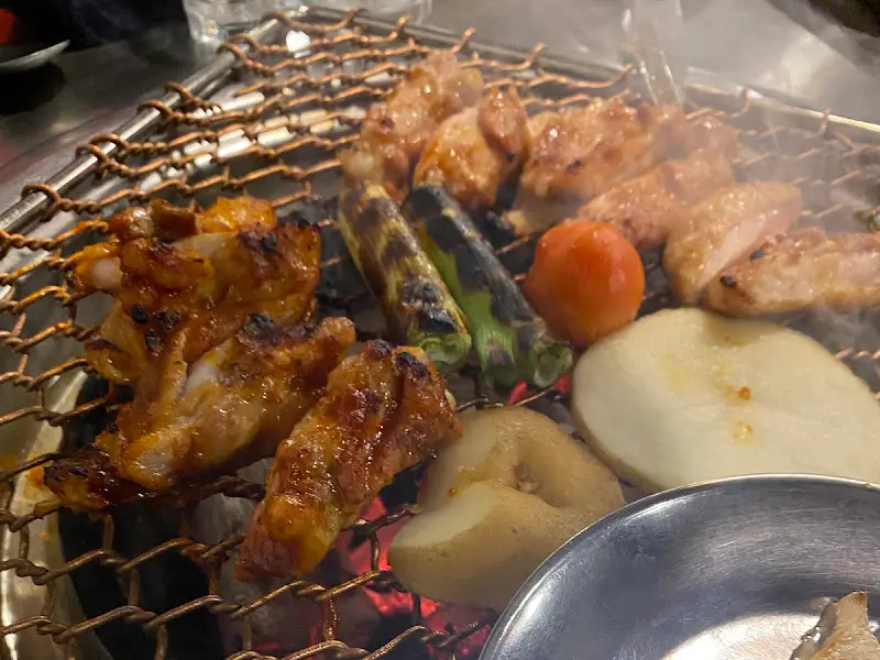 숯불에 구워진 닭갈비