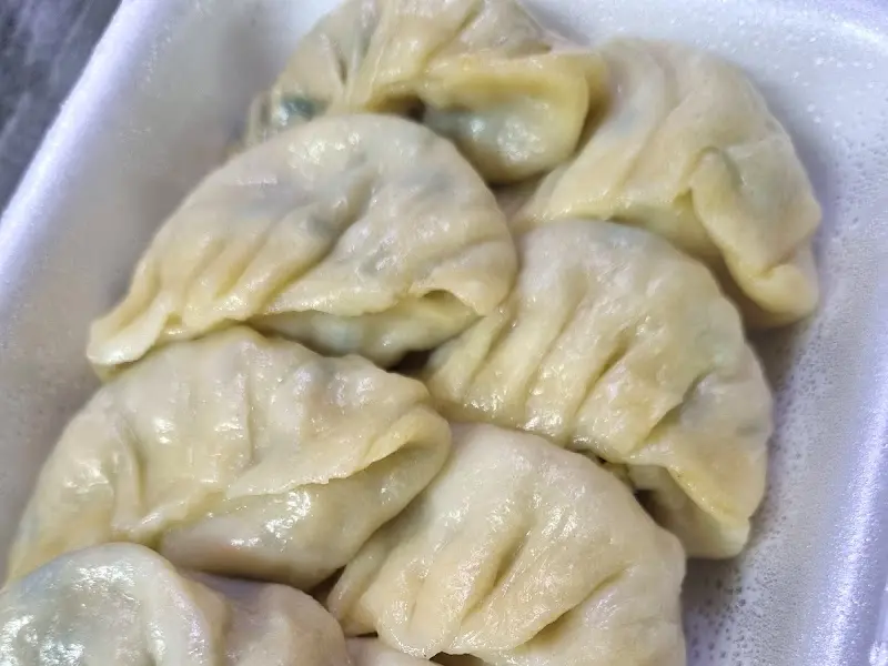 윤기가 좔좔 흐르는 찐만두