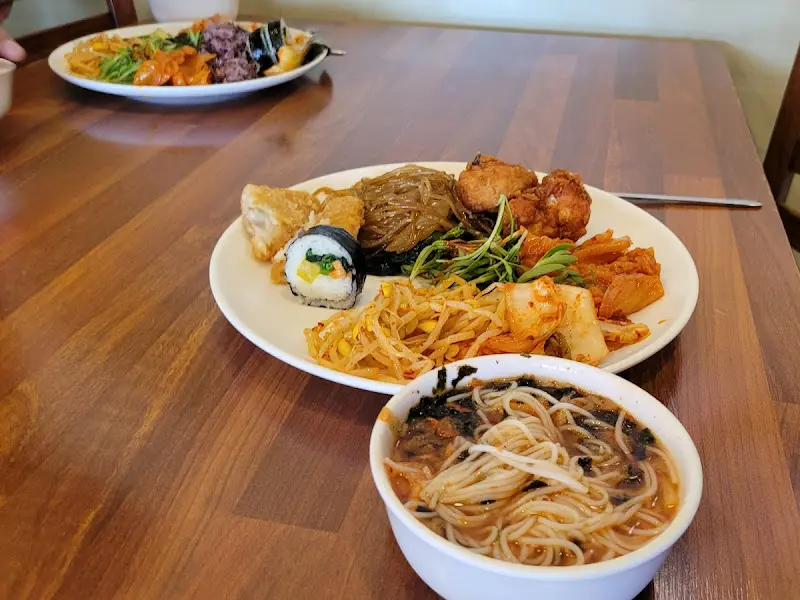 푸짐하게 담아온 음식