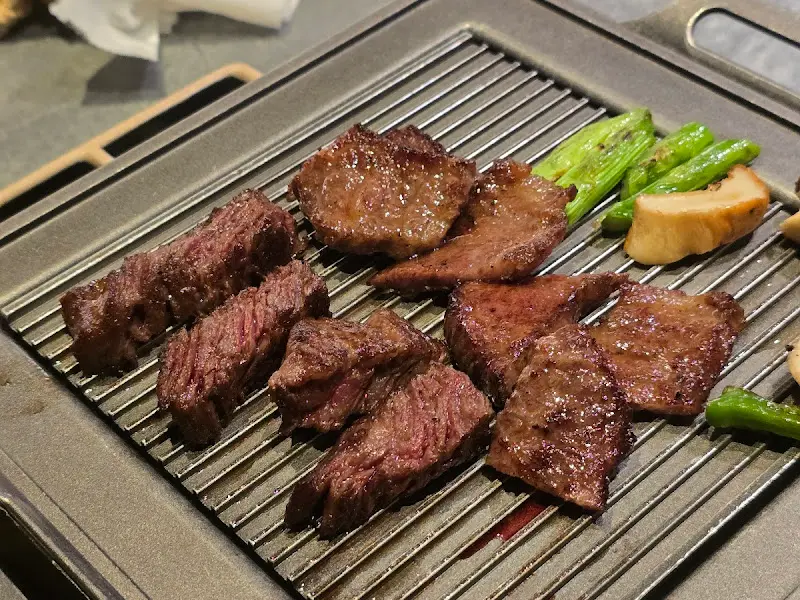 숯불 위에서 익어가는 안심