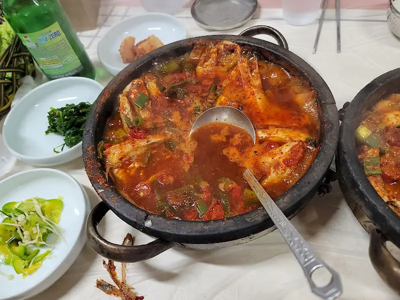 운지식당 한 상 차림